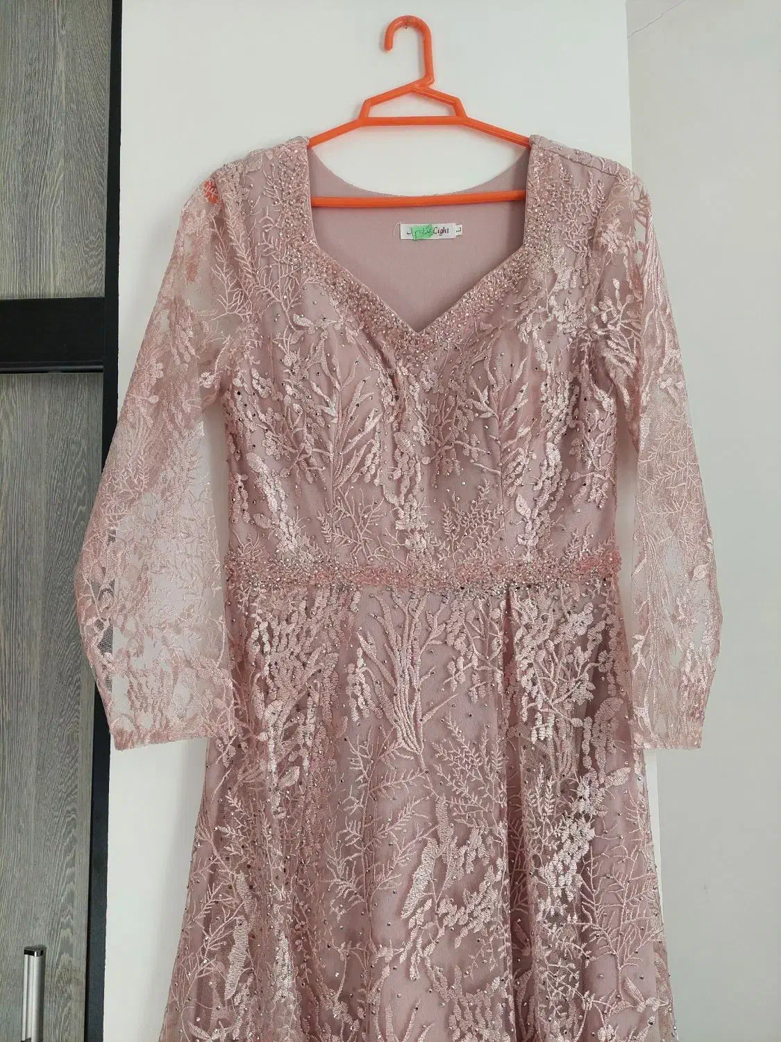 لباس مجلسی خوشرنگ|لباس|رودهن, |دیوار