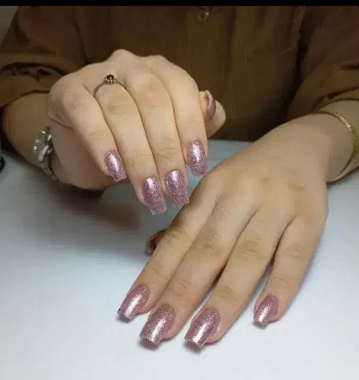 کاشت ناخن ۲۰۰،ترمیم ۱۵۰دربهترین لوکیشن|خدمات آرایشگری و زیبایی|کرج, گلشهر|دیوار