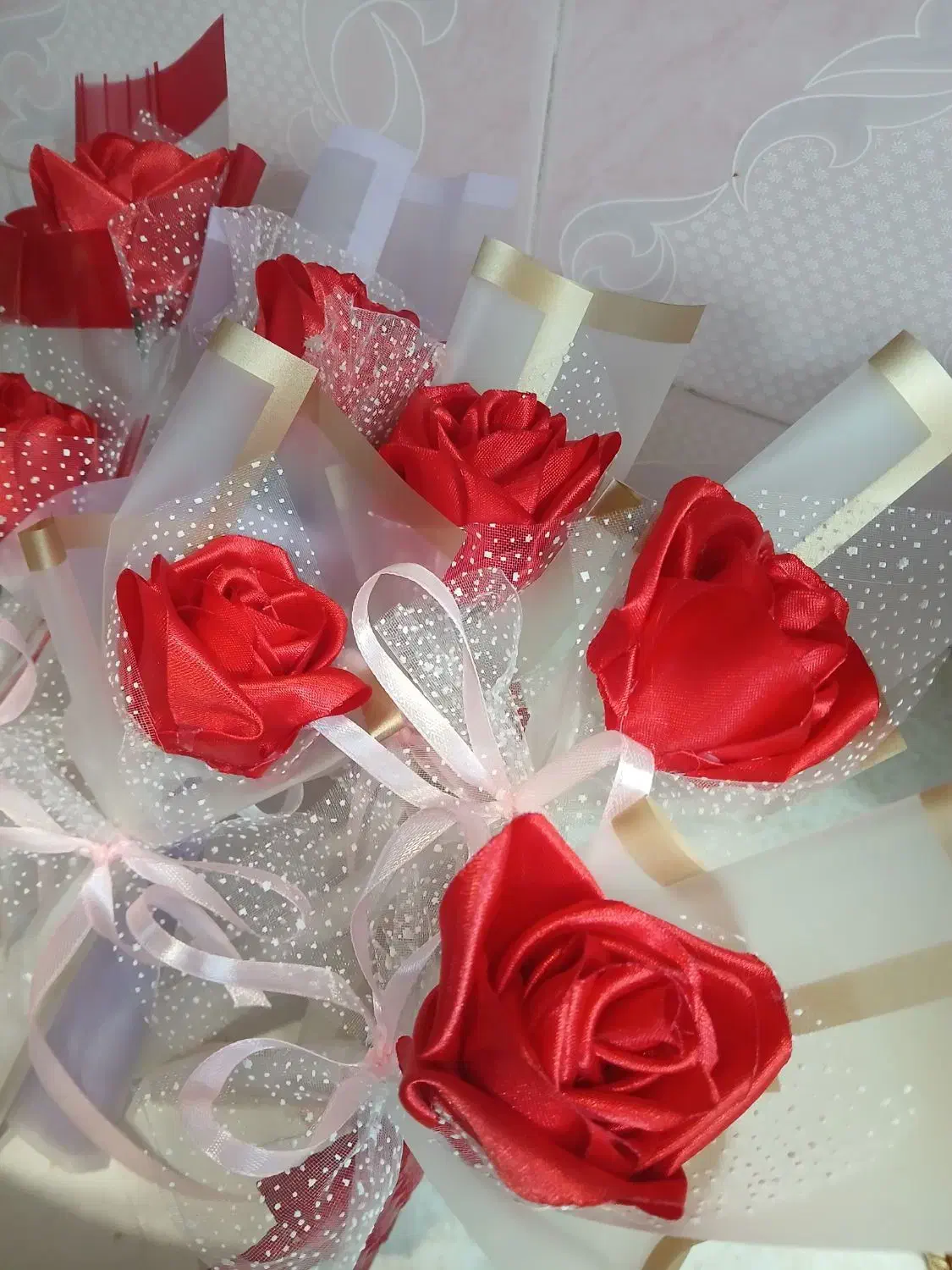 گل روبانی|گل مصنوعی|قدس, شهر‌قدس|دیوار