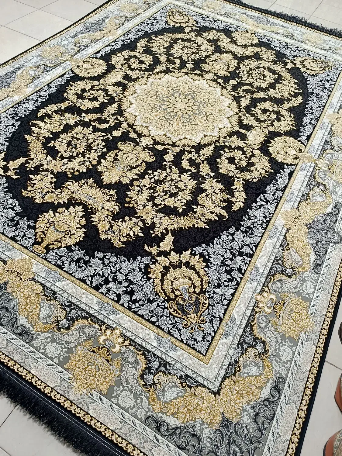 دوتخته ۹ متری ۱۲۰۰شانه درحد آکبند|فرش|کرمانشاه, |دیوار