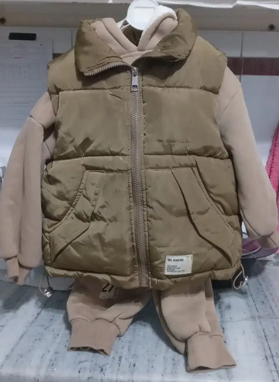 لباس بچگانه|کفش و لباس بچه|کاشان, پارک لاله|دیوار