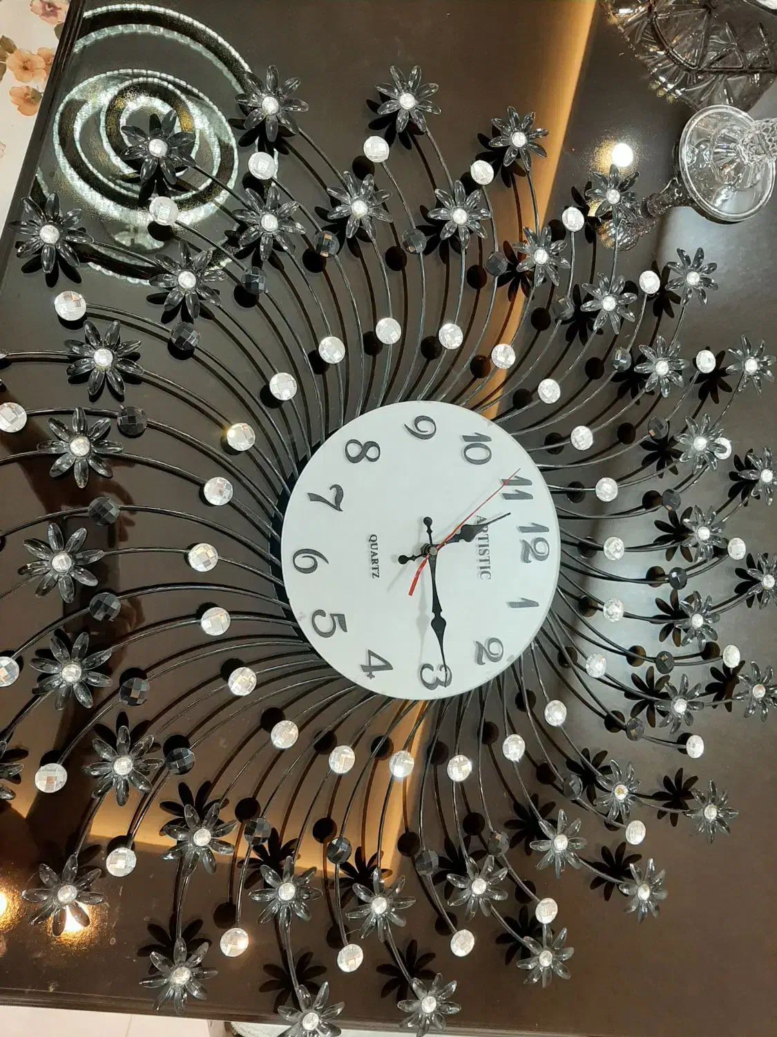 تاب کودک دوطرفه مانلی  و ساعت دیواری و یک میز وسط|اسباب و اثاث بچه|کازرون, |دیوار