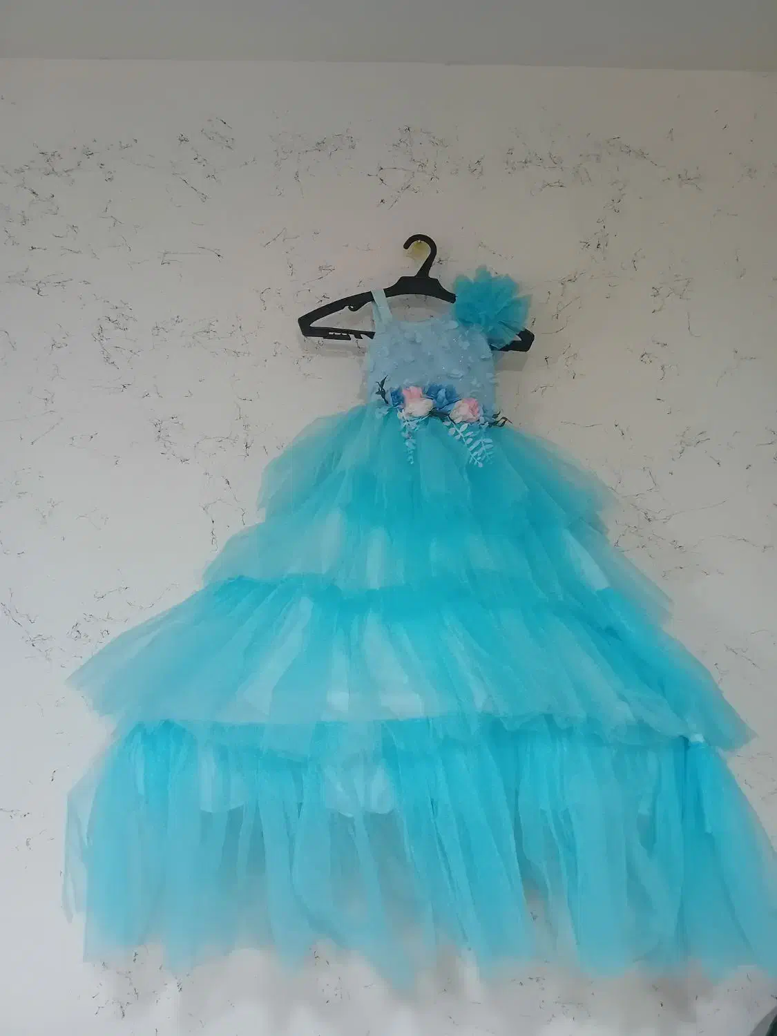 لباس مجلسی دخترانه|لباس|صدرا-فارس, فاز ۱|دیوار