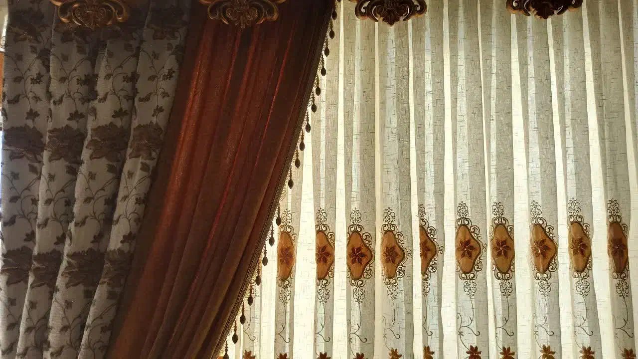 پرده کاملا سالم و نو|پرده، رانر، رومیزی|میانه, |دیوار