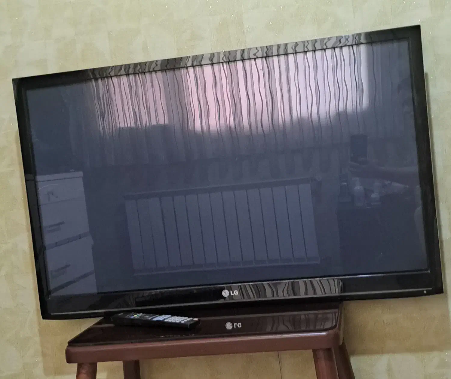 LCD LG 42|تلویزیون و پروژکتور|قزوین, |دیوار