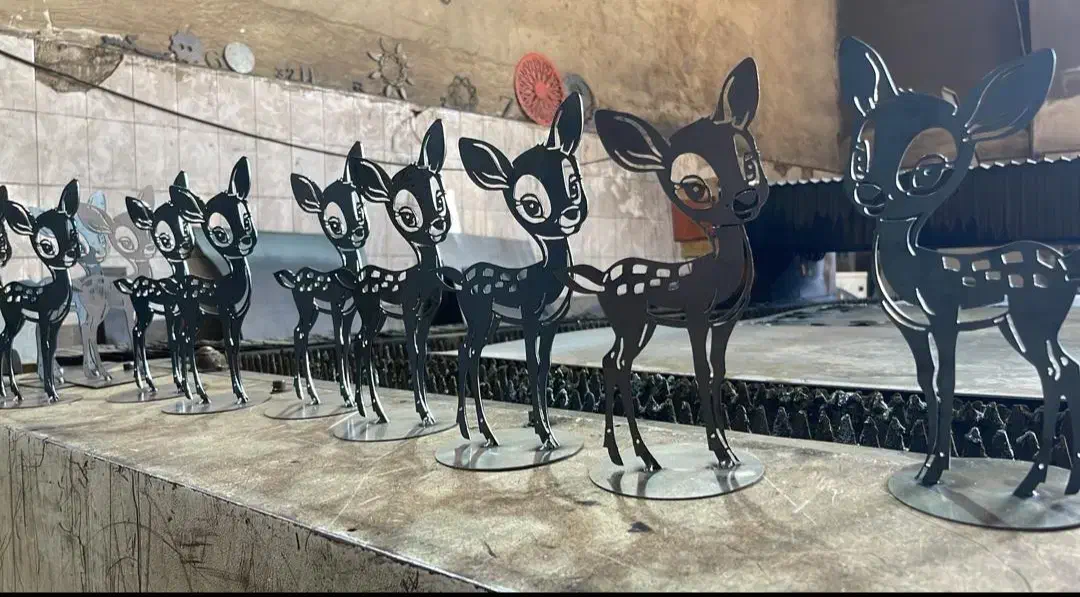 نمونه ای از کارهای عروسکی|مجسمه، تندیس، ماکت|اراک, |دیوار