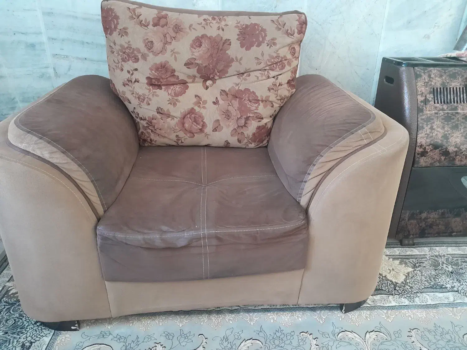 مبل هفت نفره|مبلمان خانگی و میز عسلی|نیشابور, جمهوری|دیوار