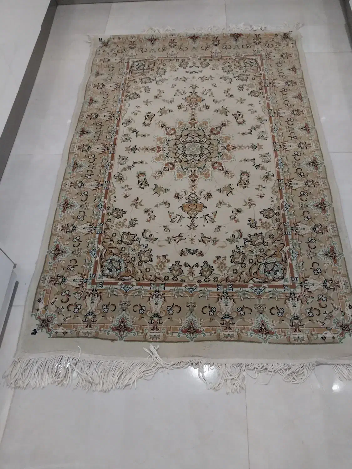 فرش|فرش|ری, ولی آباد|دیوار