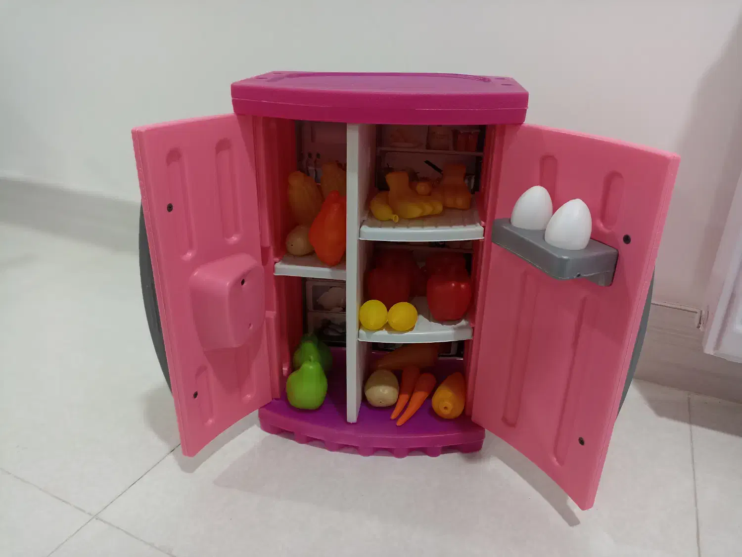 اسباب بازی|اسباببازی|قائن, |دیوار