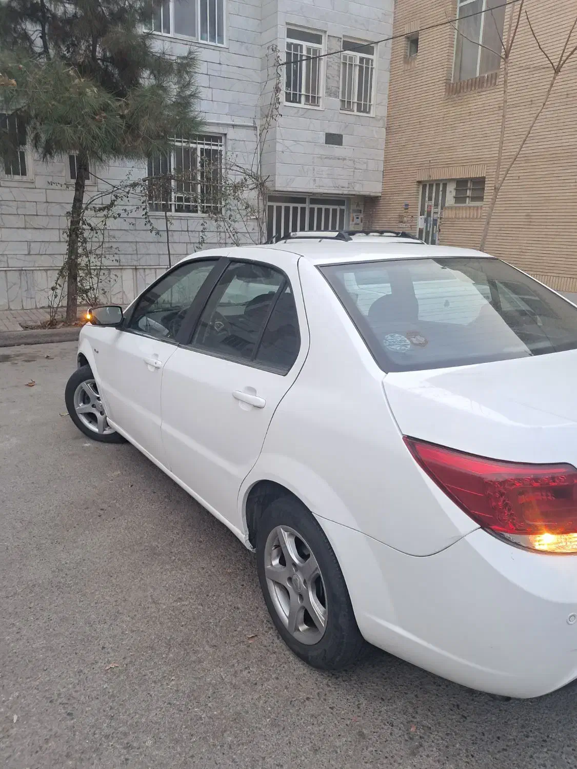 دنا مدل ۹۷ کم کار|خودرو سواری و وانت|مشهد, ادیب نیشابوری (شهرک غرب)|دیوار