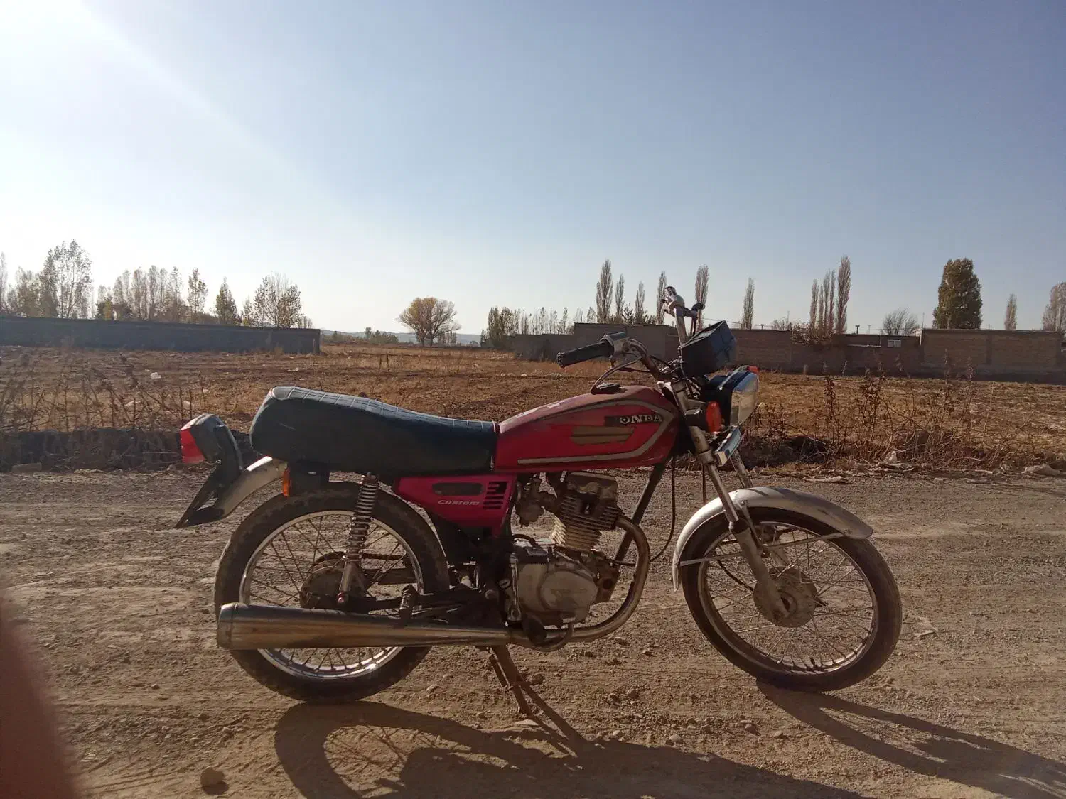 موتورهندا|موتورسیکلت|سراب, |دیوار