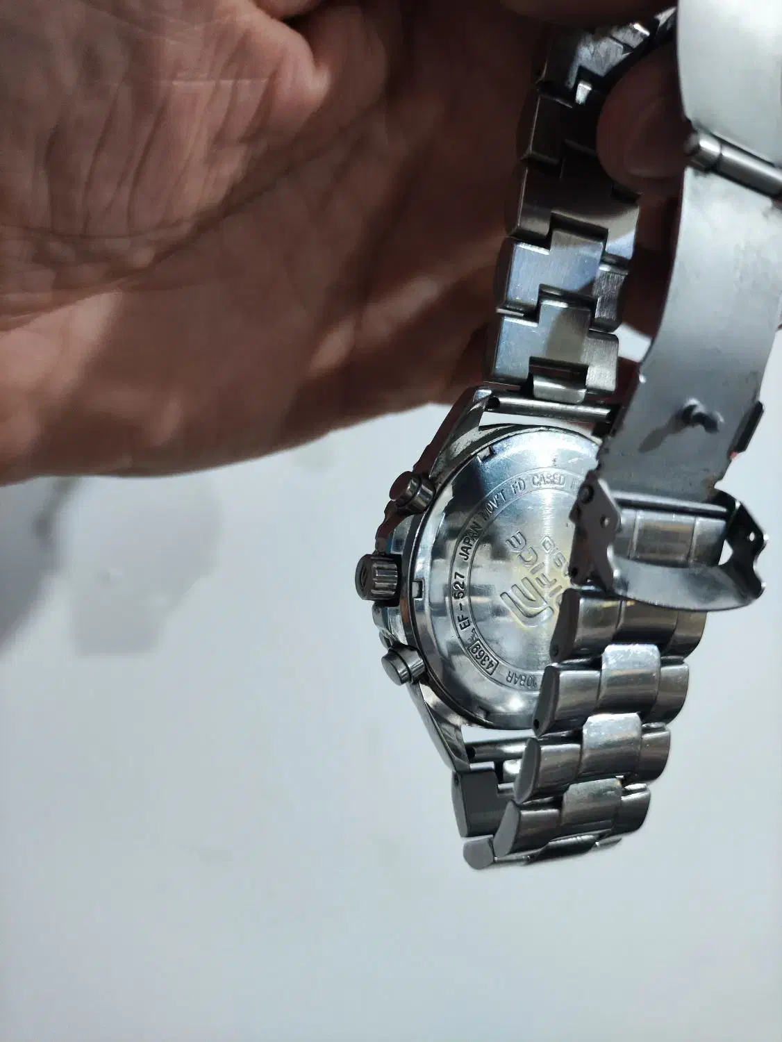 ساعت کاسیو|ساعت|ری, شهادت|دیوار