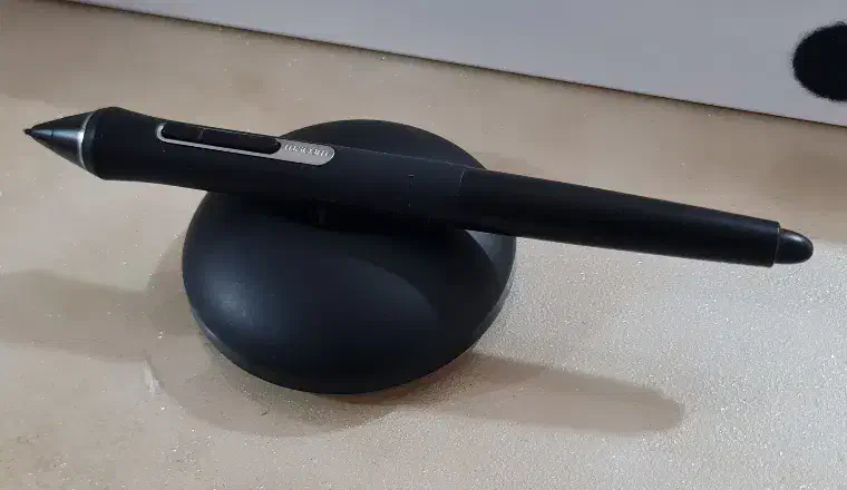 قلم نوری وکام اینتوس پرو wacom intuos pro|قطعات و لوازم جانبی رایانه|ساری, |دیوار