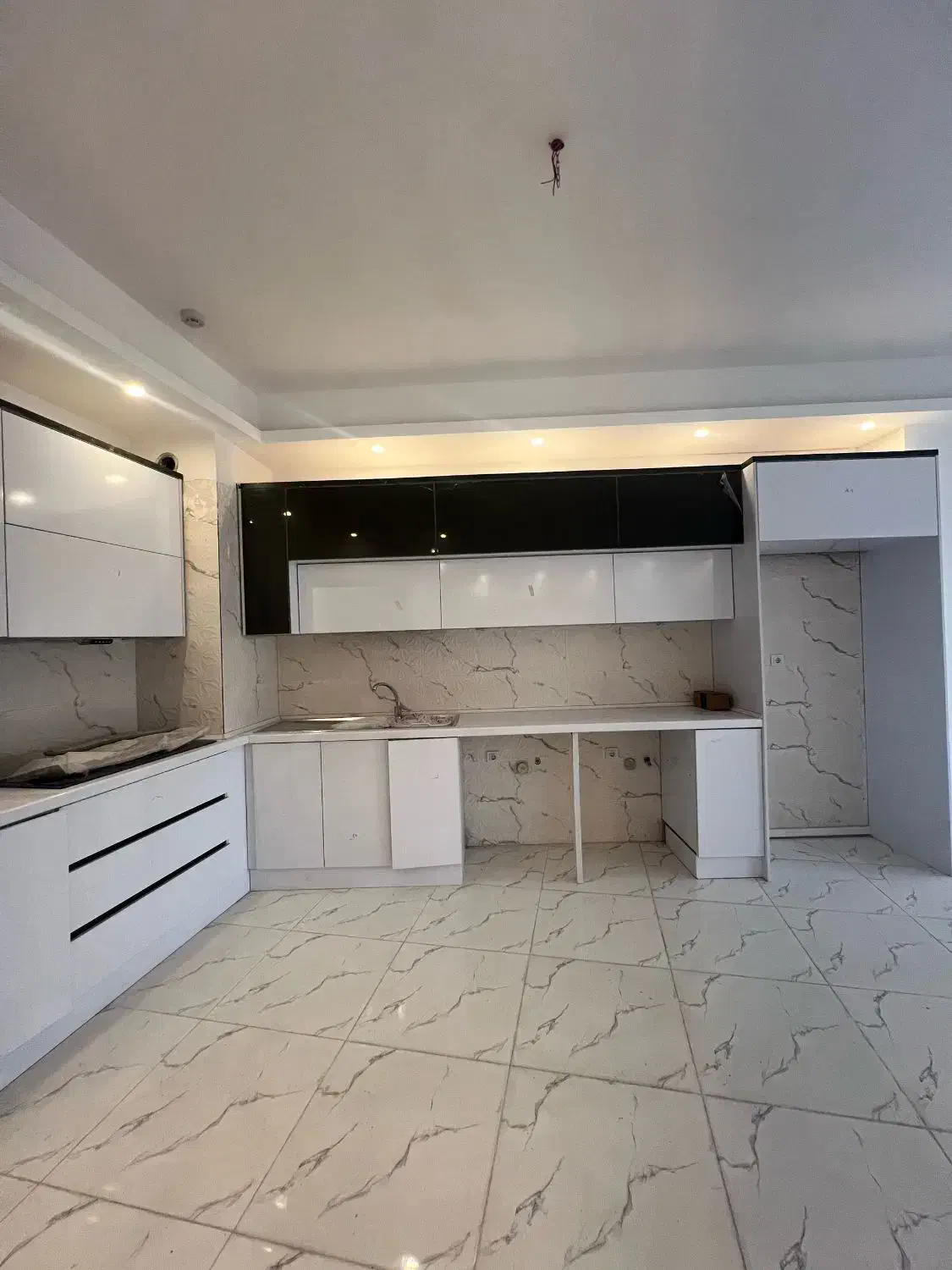 ۱۰۰متری نوساز با مشاعات درخشان و لوکیشن طلایی قیام|فروش آپارتمان|لاهیجان, قیام|دیوار