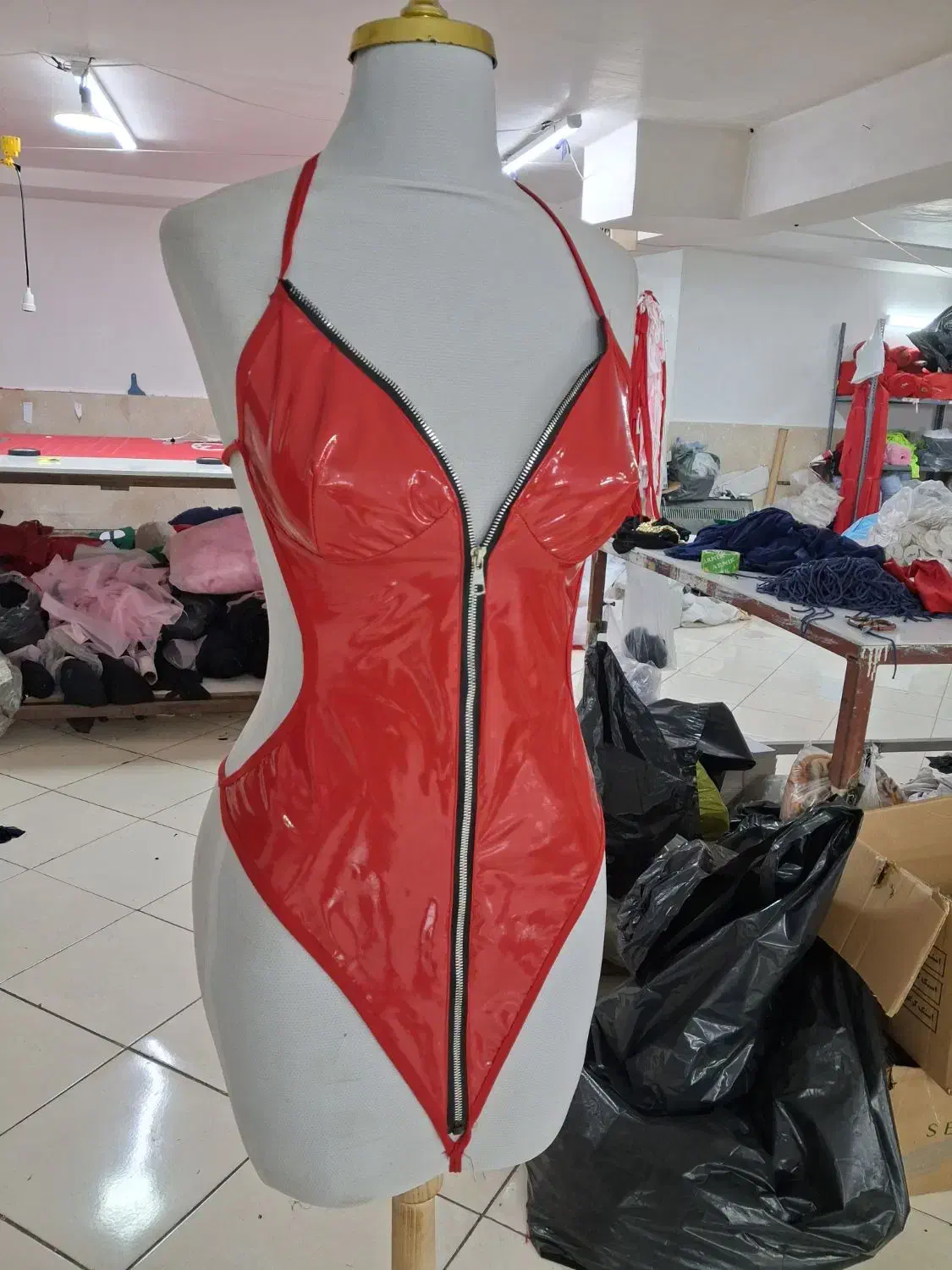 به چند نیروی وسط کار نیازمند هستیم|استخدام هنری و رسانه|باقرشهر, |دیوار