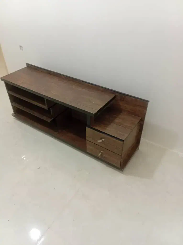 میز زیر تلویزیون (چمران)|میز تلویزیون|چمران, |دیوار