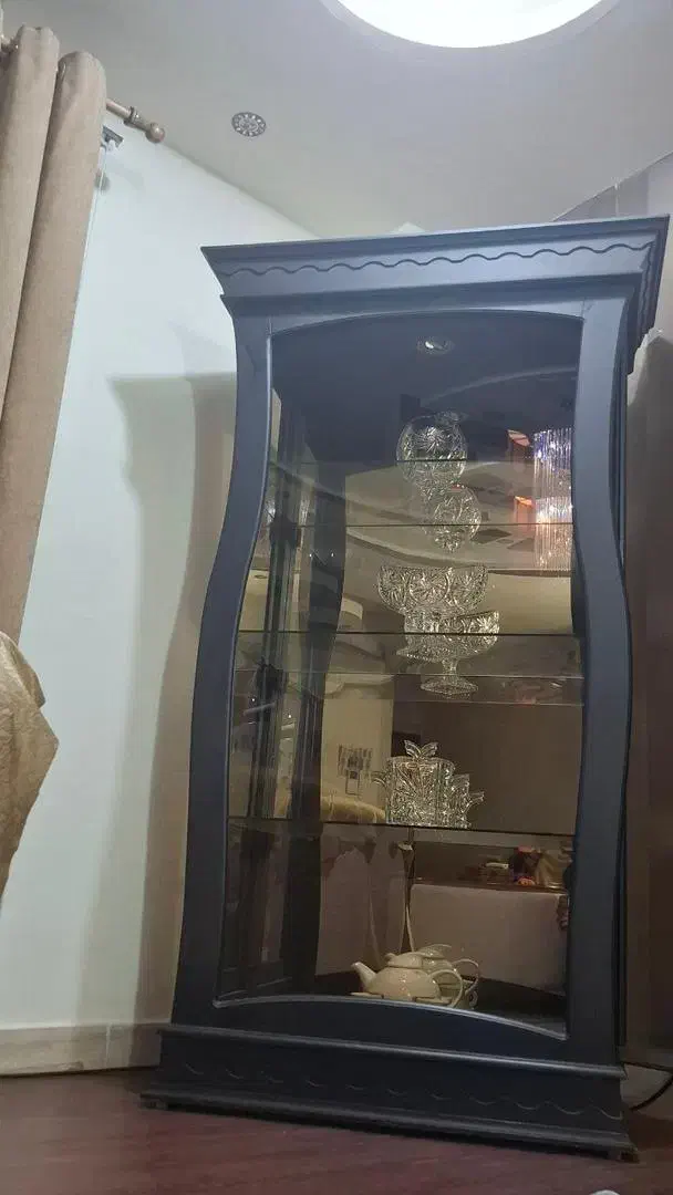 ویترین بسیار زیبا|بوفه، ویترین، کنسول|رشت, معلم|دیوار