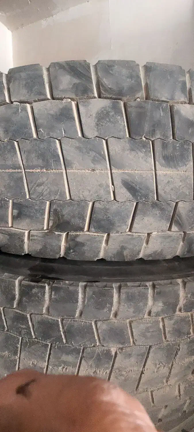 لاستیک ۳۱۵ گل عقب کارکرده|قطعات یدکی و لوازم جانبی|بروجرد, |دیوار