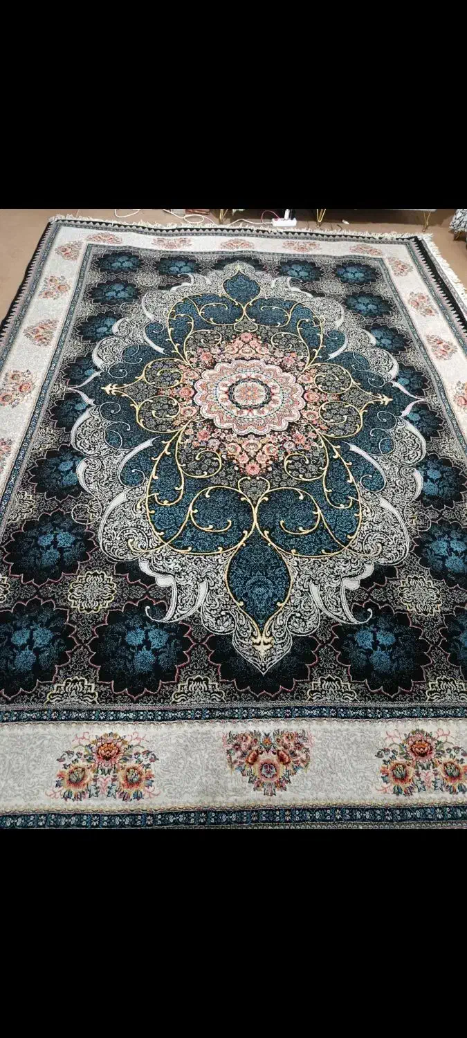 ۴ تا فرش دوتاش ۹متر دوتاش ۱۲متر همش باهم۳۵میلیوون|فرش|بناب, |دیوار