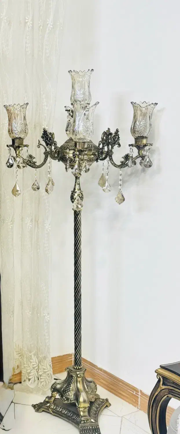 آباژور کنارسالنی سلطنتی|چراغ خواب و آباژور|مشهد, راه آهن|دیوار