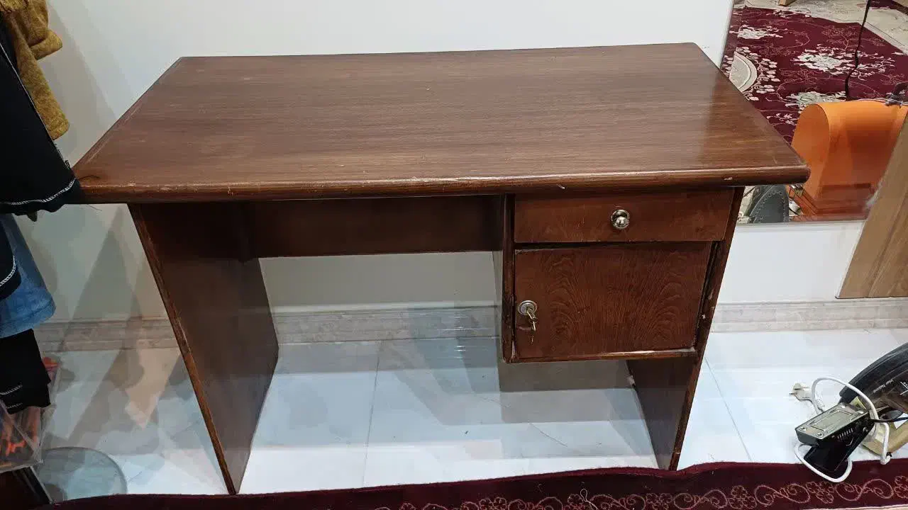 میز چوبی|میز تحریر و کامپیوتر|نجف‌آباد, شهدای غربی|دیوار