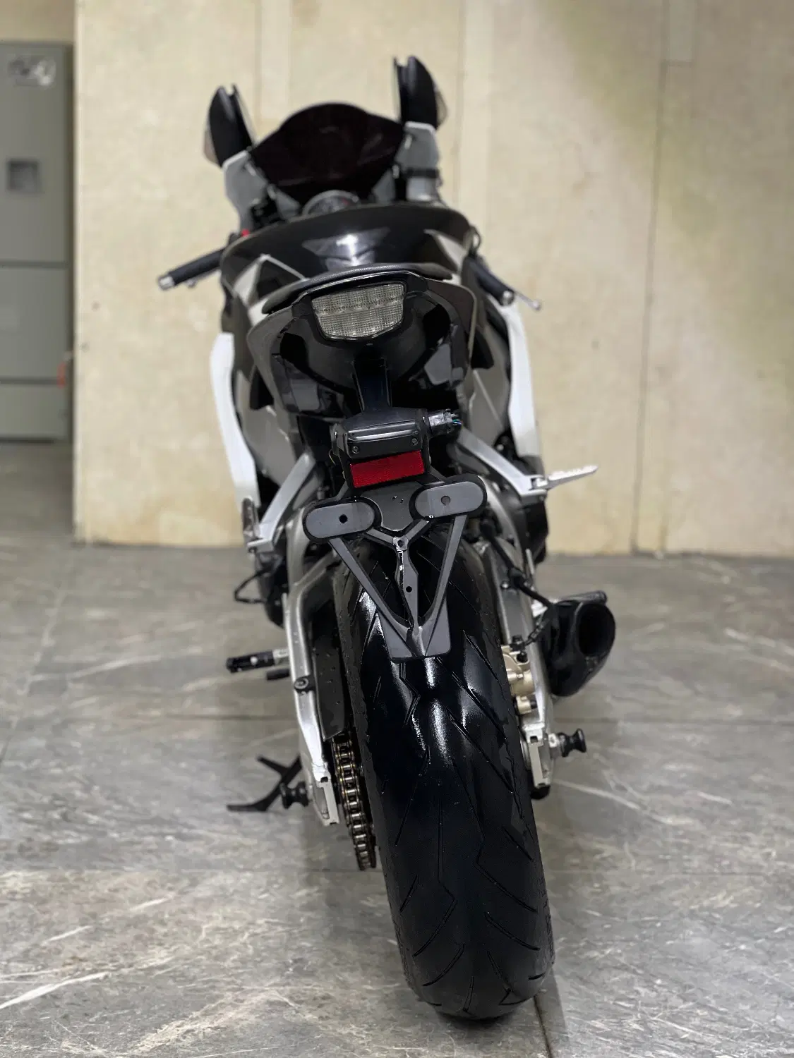 Cbr 1000 2011|موتورسیکلت|حسین آباد, |دیوار