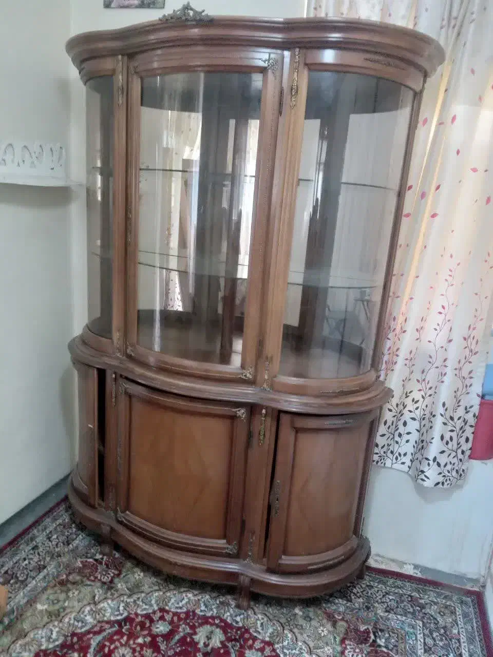 بوفه دو تیکه سالم و نو|بوفه، ویترین، کنسول|تهران, نارمک|دیوار
