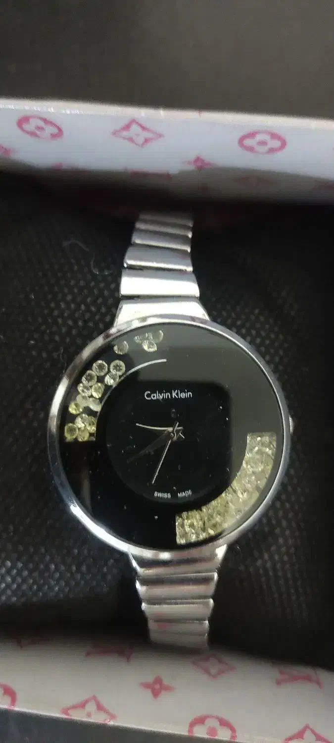 ساعت سویسی|ساعت|فولادشهر, مسکن مهر فولادشهر|دیوار