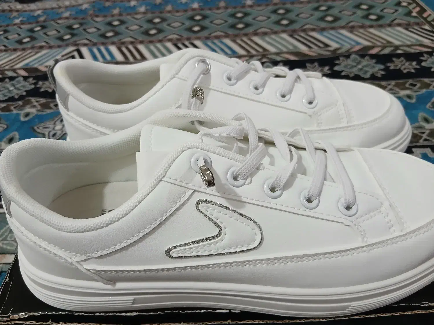 کفش|کیف، کفش، کمربند|سیرجان, |دیوار