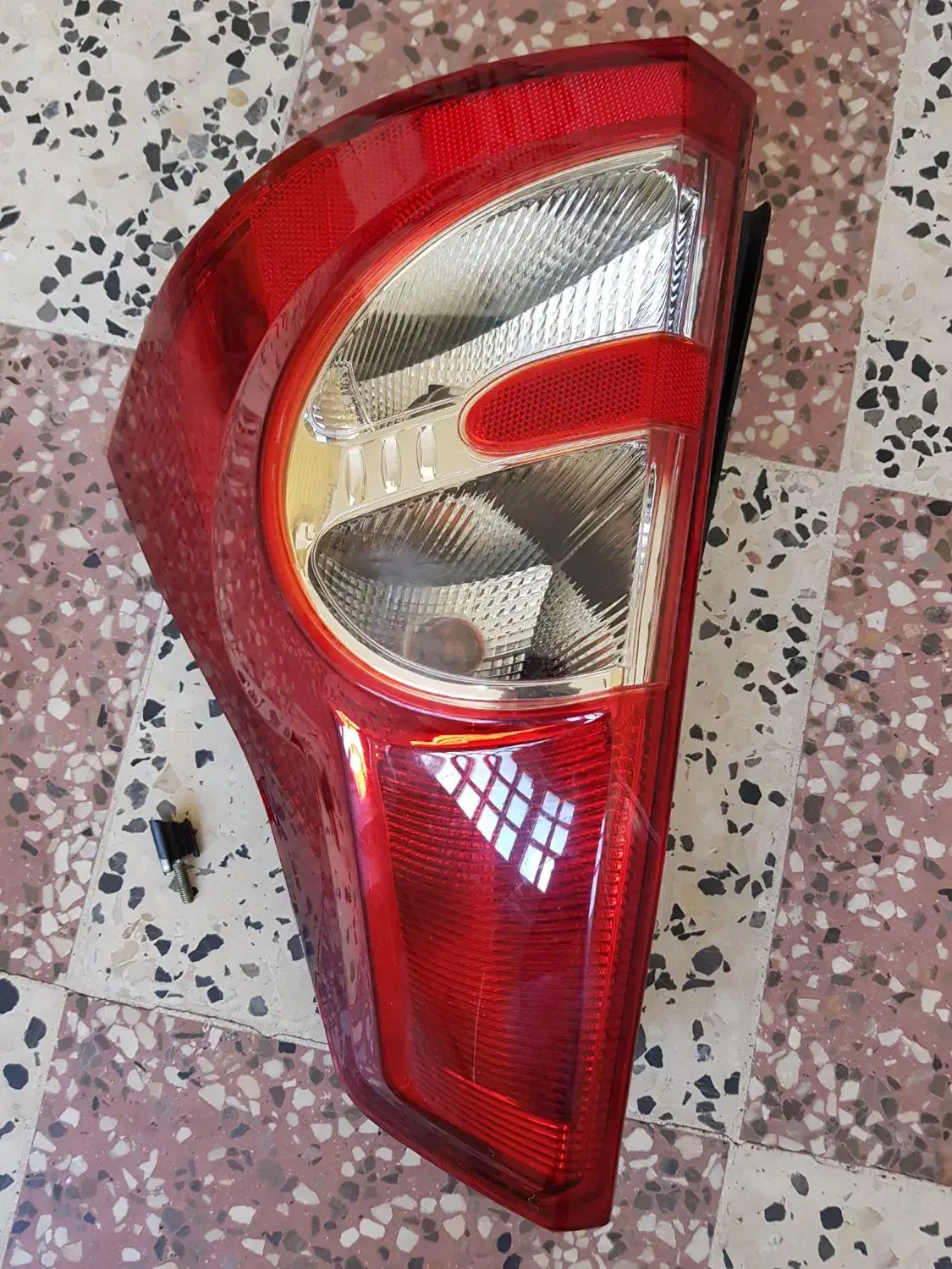 چراغ خطر عقب ساندرو راست و چپ|قطعات یدکی و لوازم جانبی|شیراز, شهرک امیر کبیر|دیوار