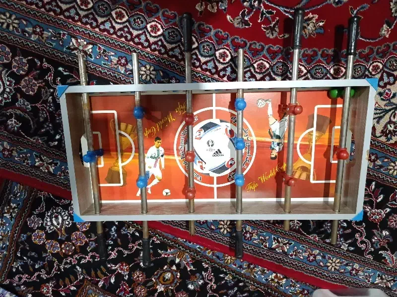 فوتبال دستی خیلی تمیز بدون کار کرد قیمت 700|ورزشهای توپی|شاهین دژ, |دیوار
