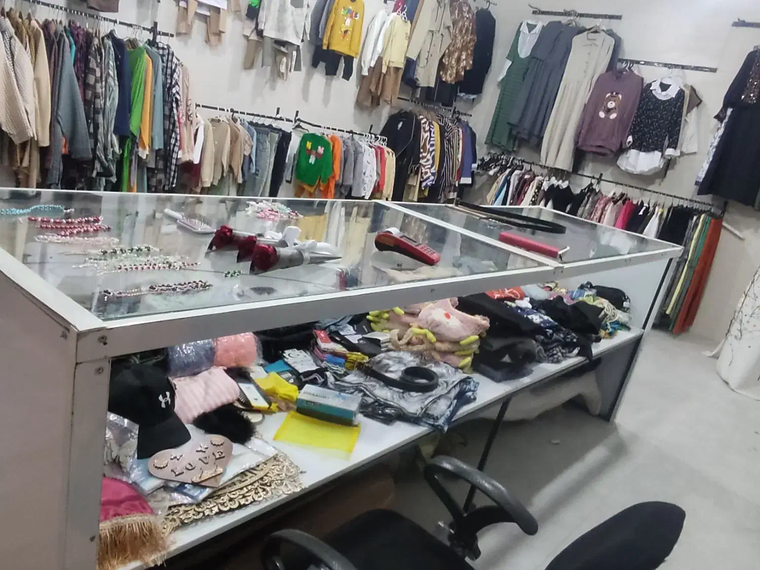 تخلیه مغازه لباسفروشی|لباس|قیدار, |دیوار