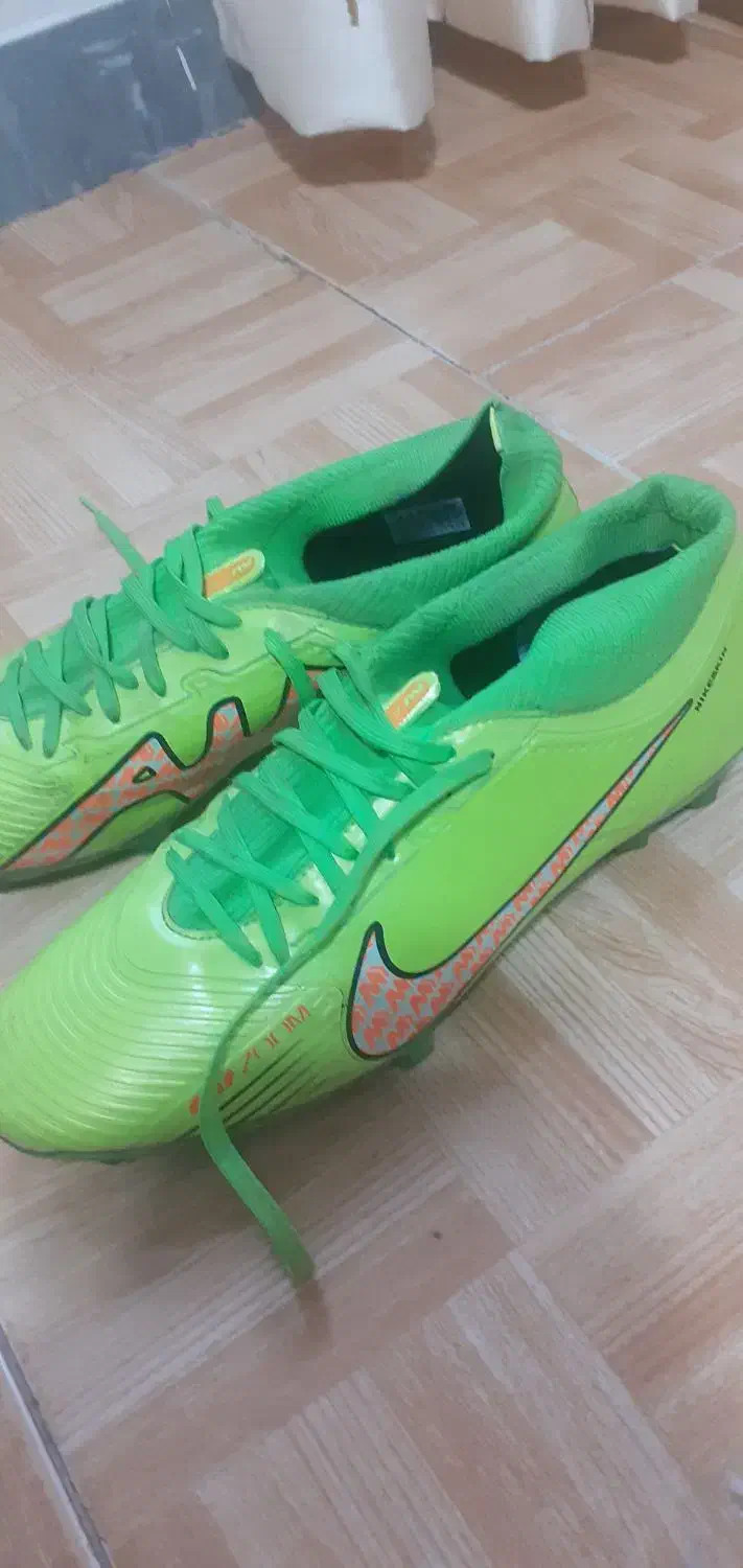 استوک فوتبال سبز|کفش و لباس بچه|رشت, حمیدیان|دیوار