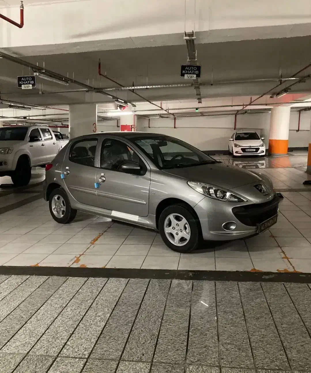 ۲۰۷ تیتانیوم|خودرو سواری و وانت|بروجرد, |دیوار