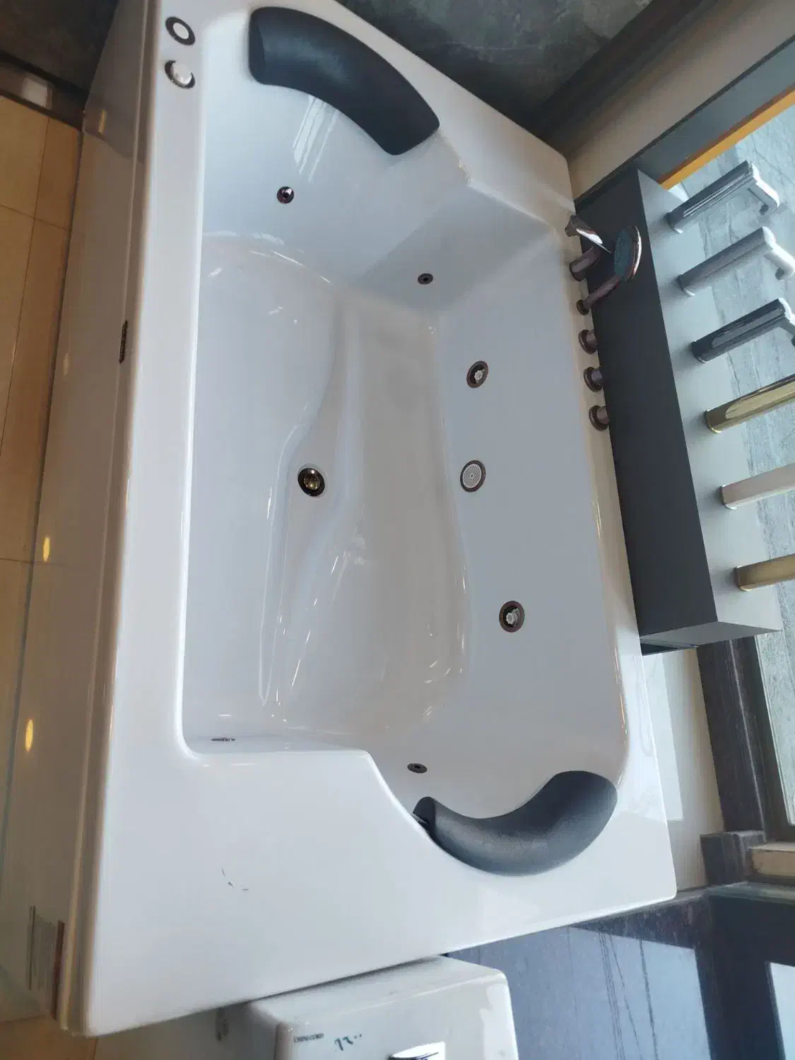 وان جکوزی|لوازم حمام|مشهد, عامل|دیوار