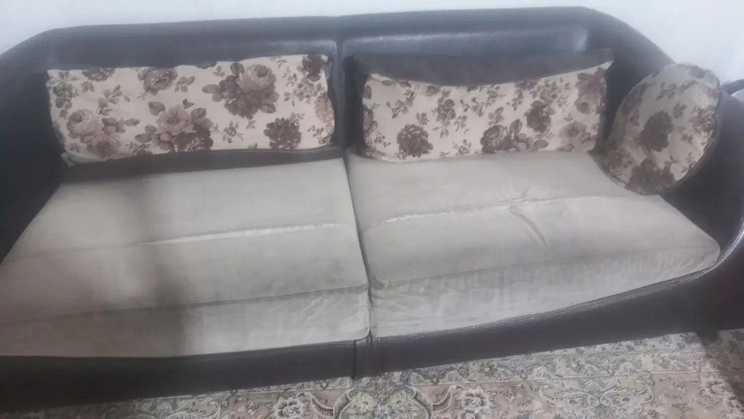 مبل ۷ نفره محکم|مبلمان خانگی و میز عسلی|رشت, باهنر|دیوار