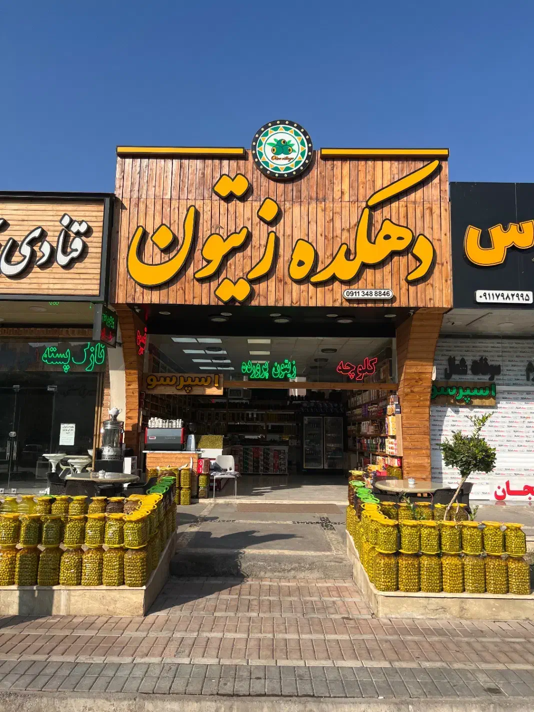 مغازه تجاری با پاخور عالی|فروش مغازه و غرفه|رودبار, |دیوار