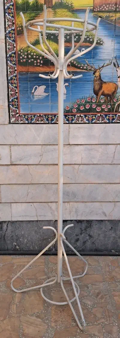 چوب لباسی سالم|بندرخت و رخت‌آویز|مرودشت, استادیوم‎|دیوار