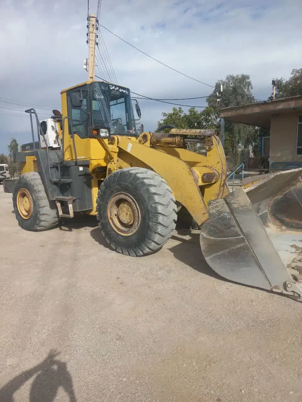 لودر کوماتسو ۴۰۰ خط ۳|خودرو سنگین|ایلام, |دیوار