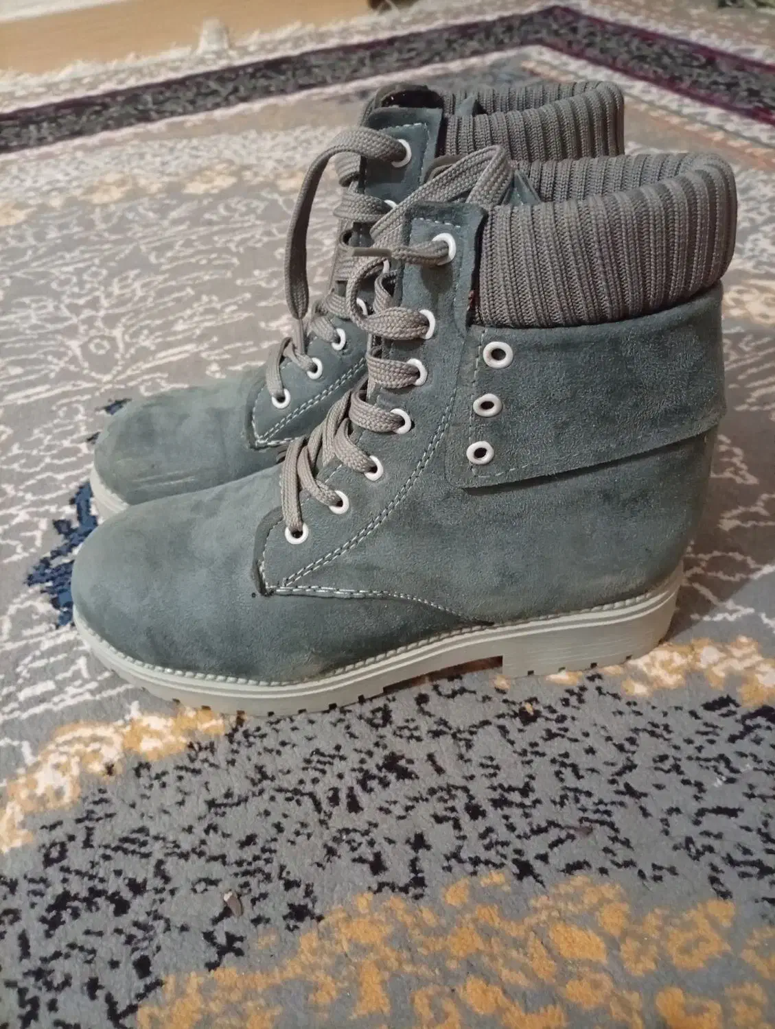 کفش|کیف، کفش، کمربند|سمنان, |دیوار