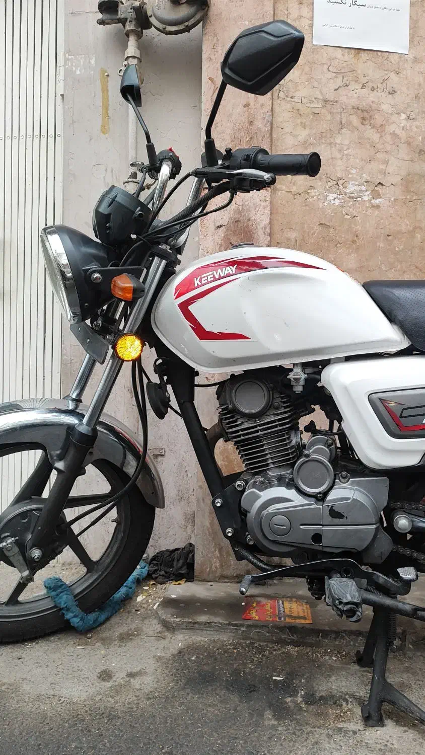 کی وی ۱۵۰|موتورسیکلت|تهران, فلسطین (میدان انقلاب)|دیوار