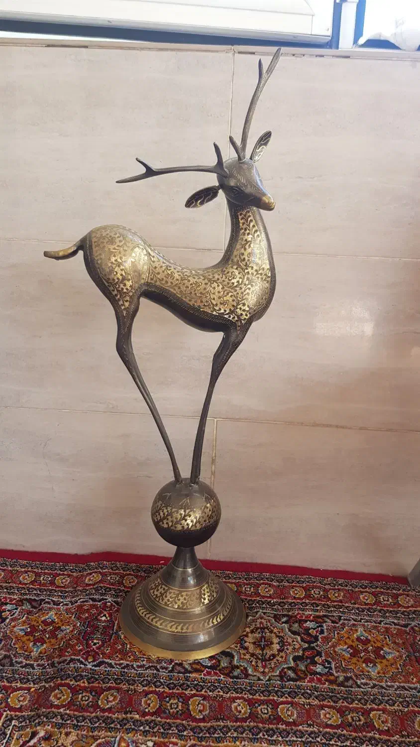 گوزن برنز|کلکسیون اشیاء عتیقه|اشنویه, |دیوار