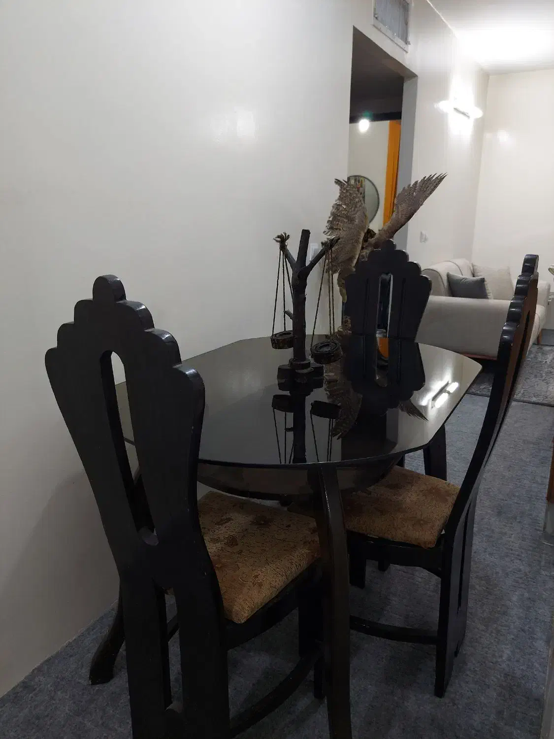 میز ناهار خوری|میز و صندلی غذاخوری|صدرا-فارس, فاز ۱|دیوار