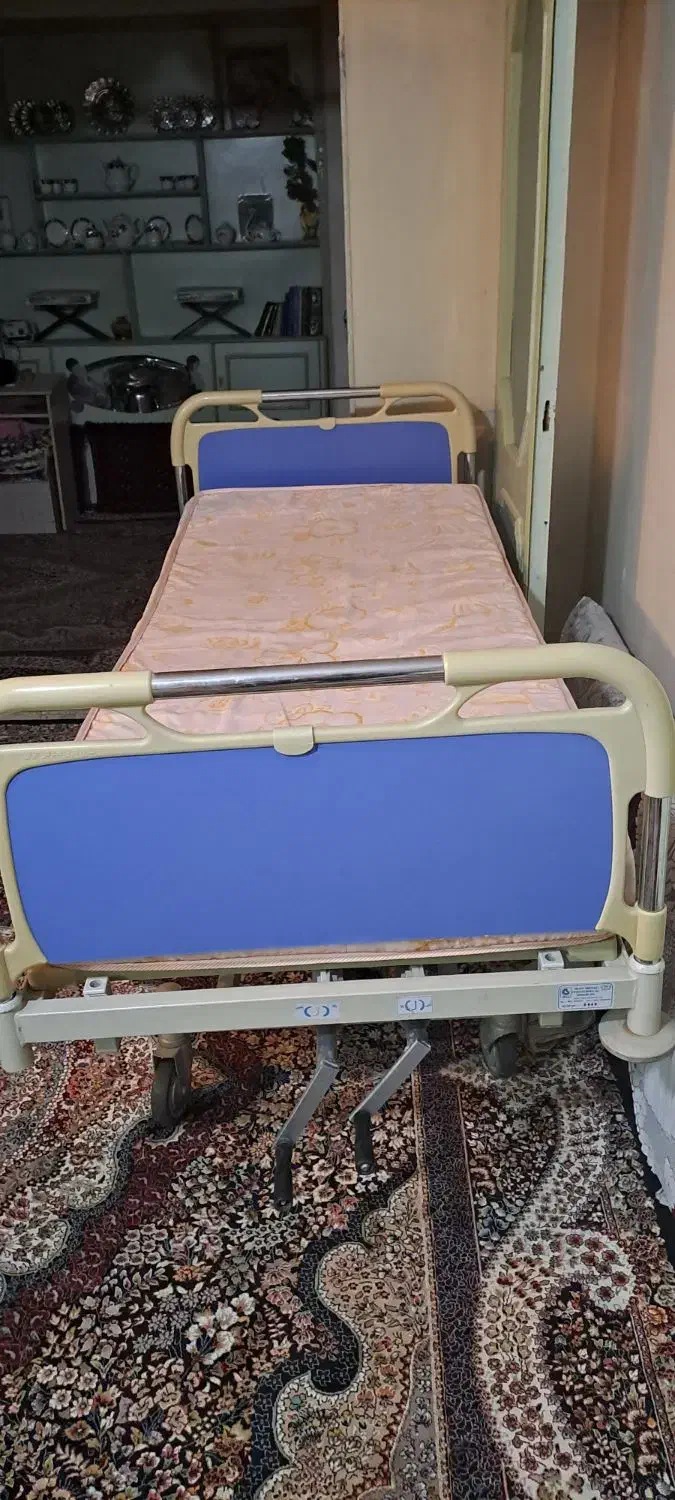 تخت بیمارستانی|تخت و سرویس خواب|مشهد, کارگران|دیوار