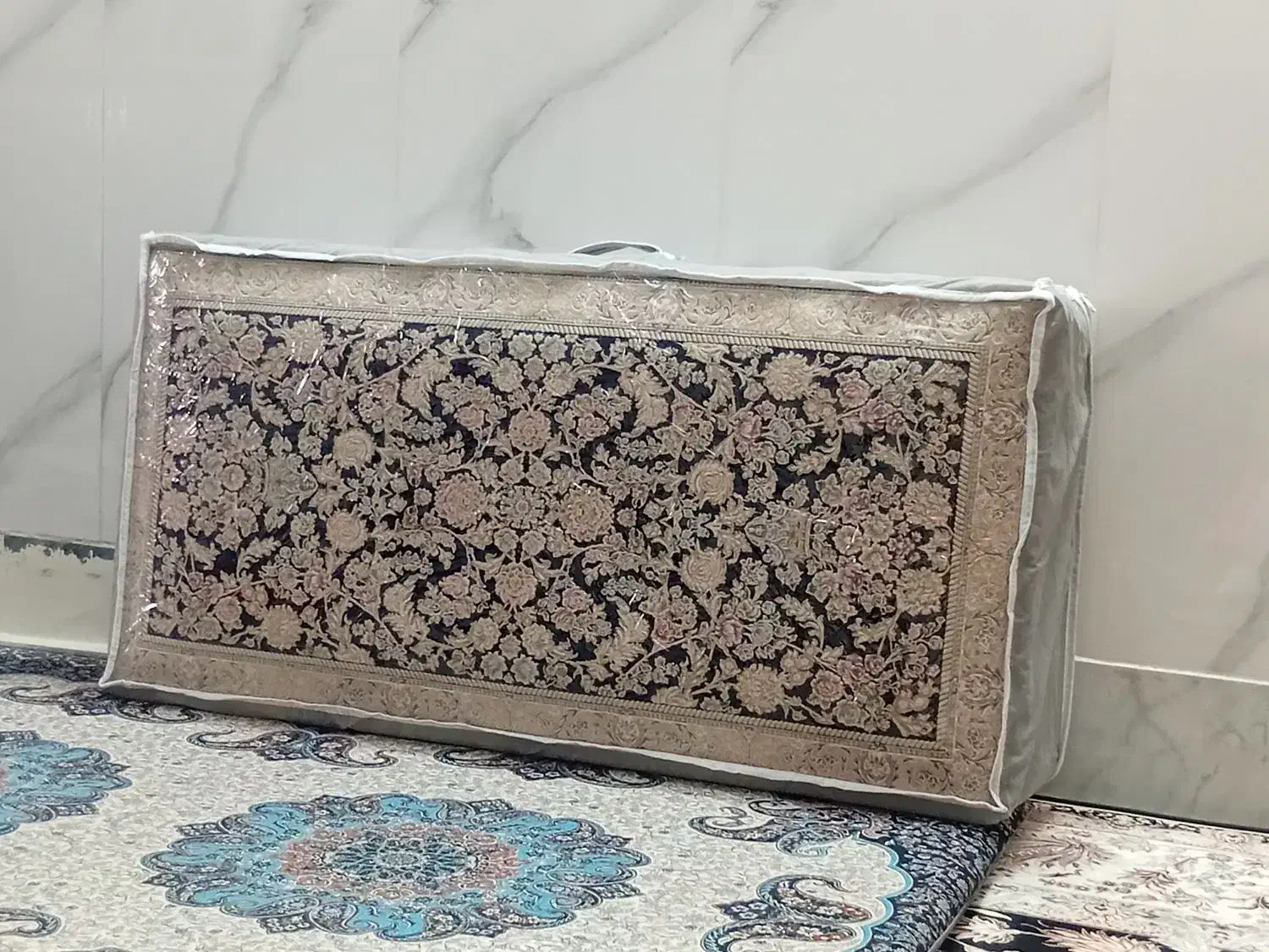 یک جفت پشتی|پشتی|بروجرد, |دیوار