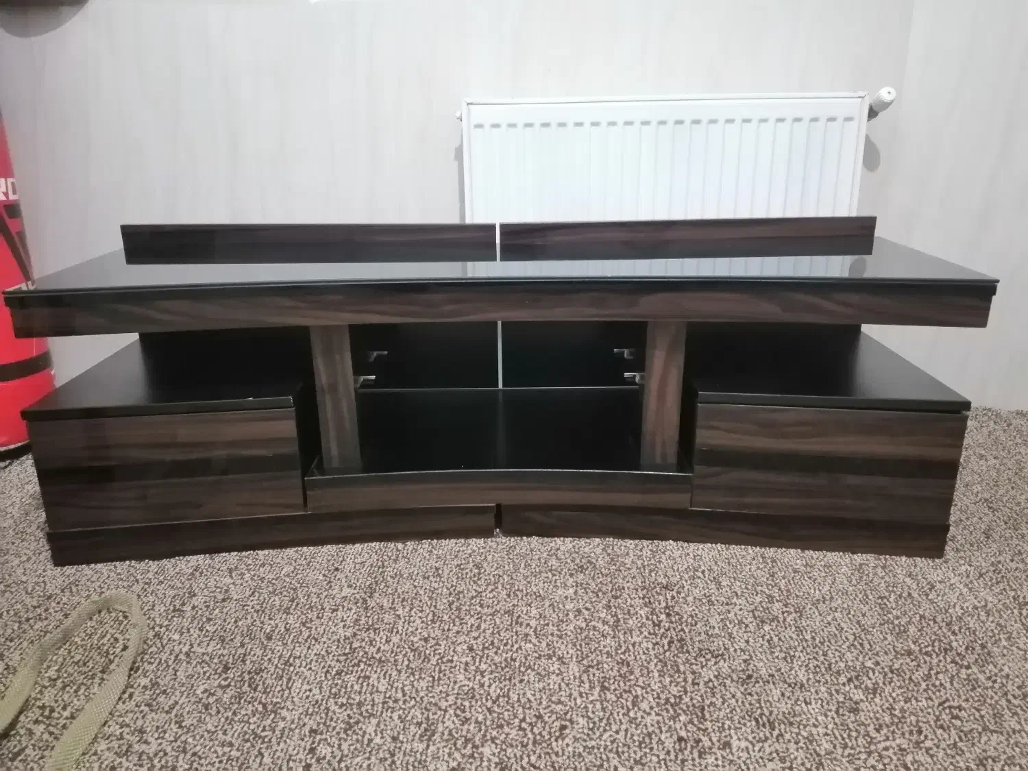 زیر تلویزیونی|میز تلویزیون|مرودشت, دولت آباد|دیوار