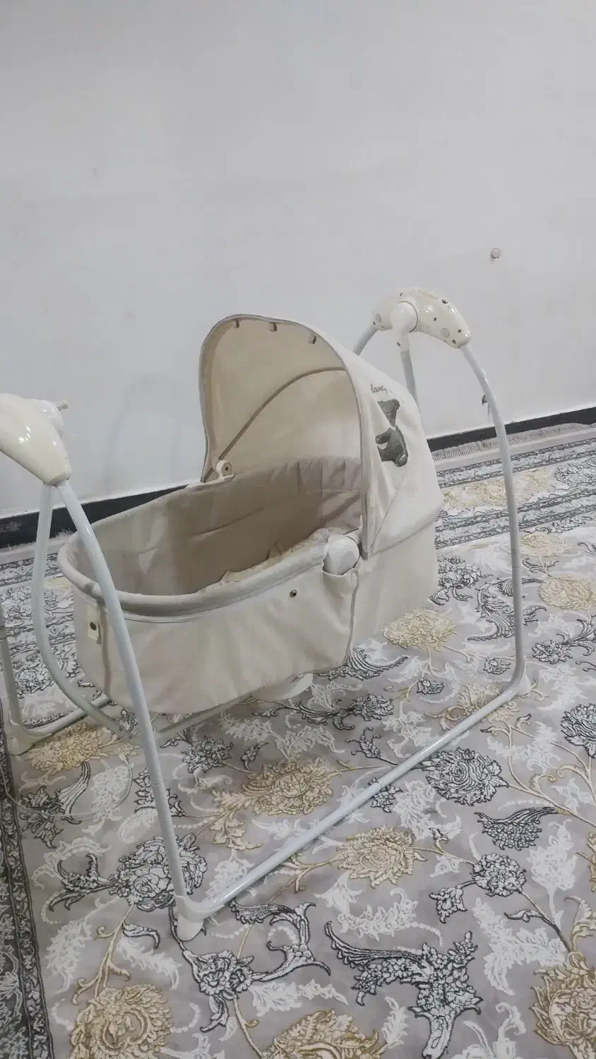 گهواره و تاب  برقی خارجی مارک معروف ببکو|تخت و صندلی بچه|بهبهان, |دیوار