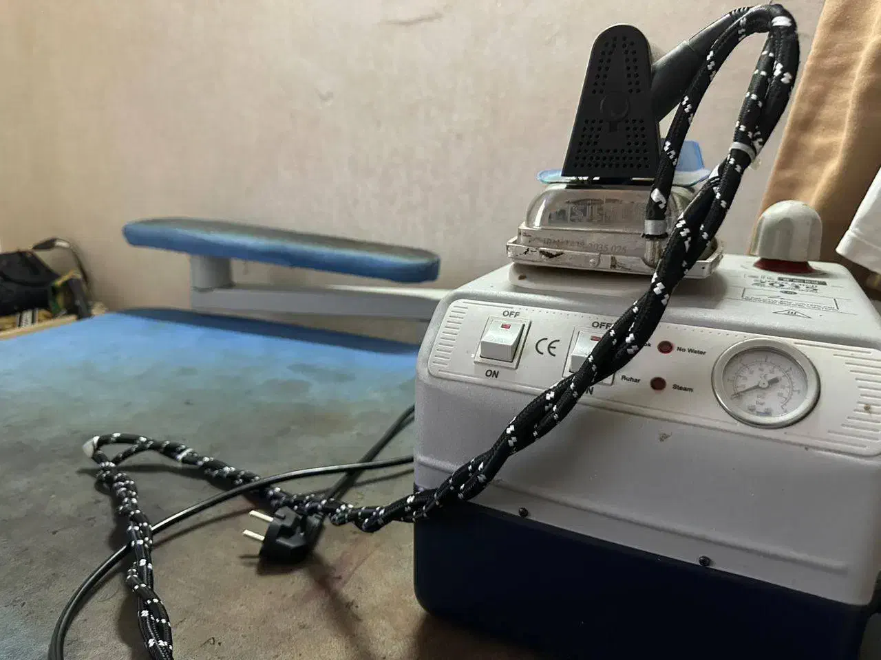 فروش چرخ خیاطی|چرخ خیاطی و ریسندگی|ری, ولی آباد|دیوار