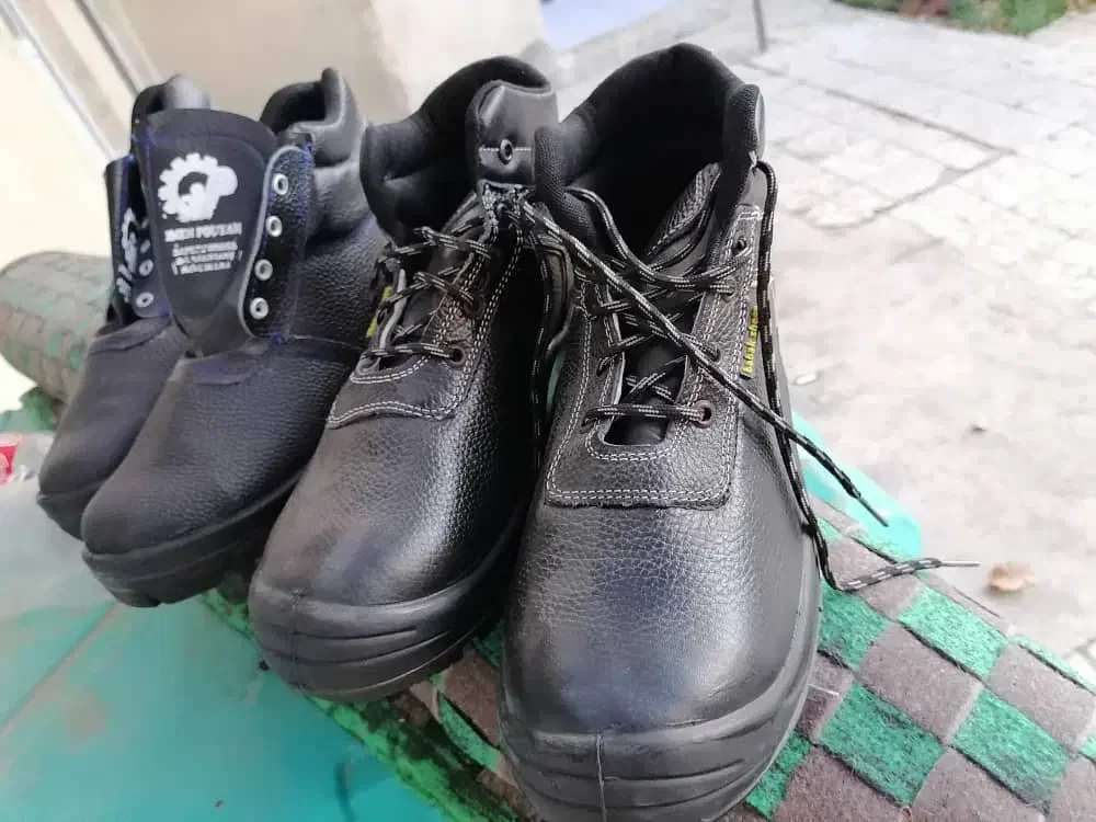 کفش ایمنی|کیف، کفش، کمربند|نیریز, |دیوار