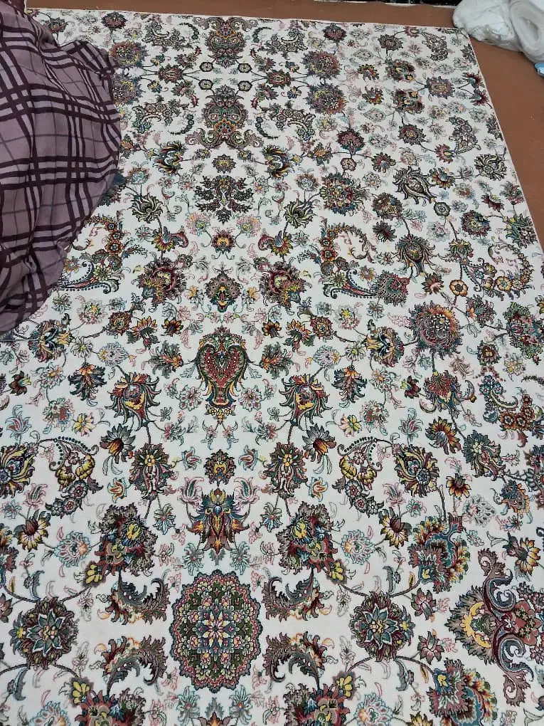 چهار عدد فرش ۶ متری ۷۰۰ شانه و ۶ عدد پشتی درجه یک|فرش|مریوان, |دیوار